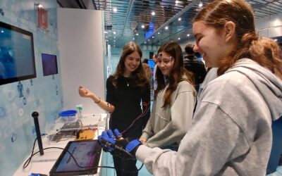 Mit dem Hightech-Truck digitale Berufe erkunden